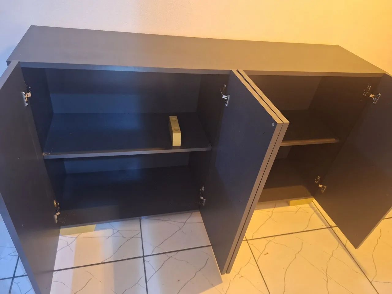 Buffet para decoração de sala. Novo, nunca foi usado. .