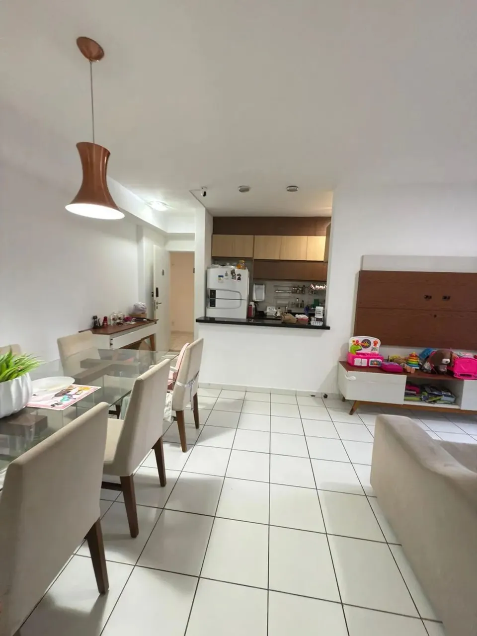 ALUGO APTO JARDINS DE TOSCANA MOBILIADO ANDAR BAIXO NASCENTE 77 m² , 03 QTS.