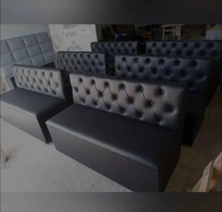 Bancos Estofados Luxuosos - Design Elegante