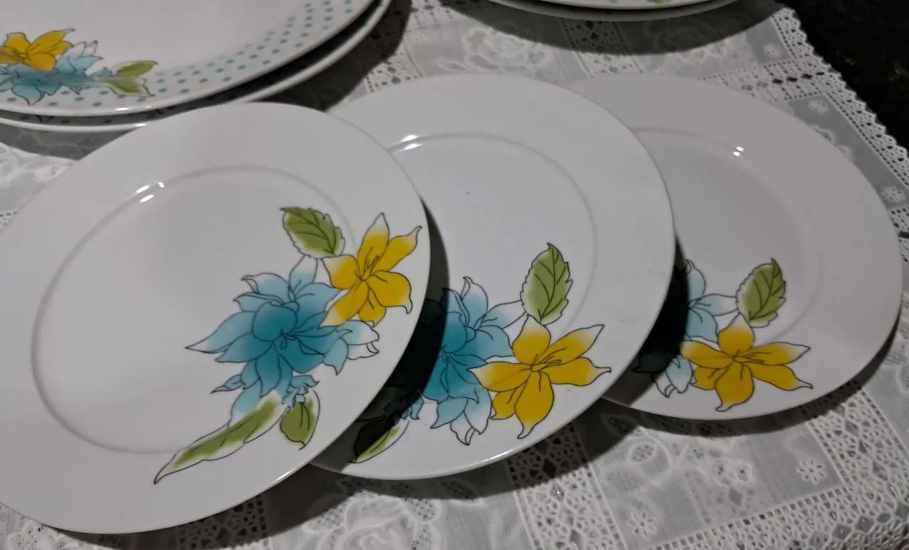 Jogo de pratos com flores 6u - Foto 3