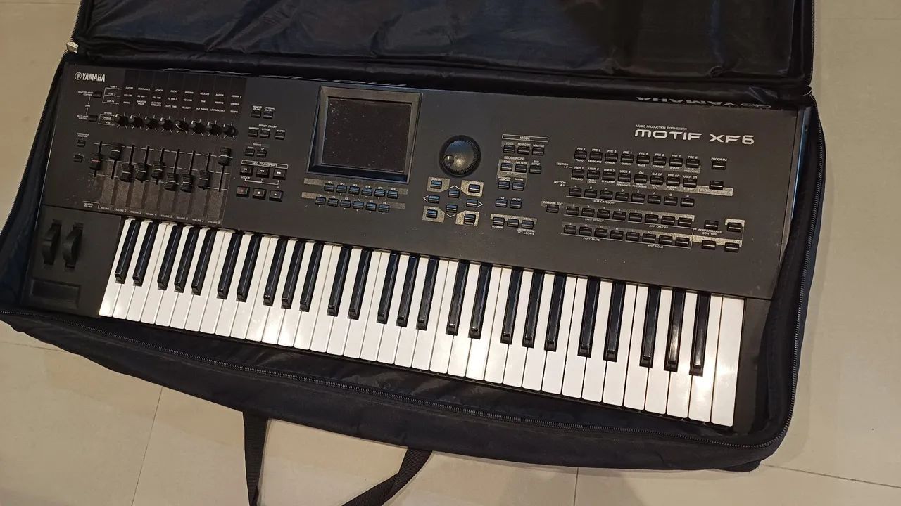Teclado Yamaha Motif XF6
