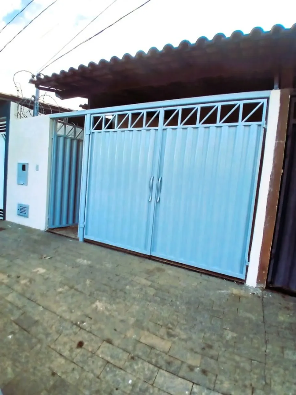 CASA À VENDA - TIRADENTES (PARTE BAIXA)