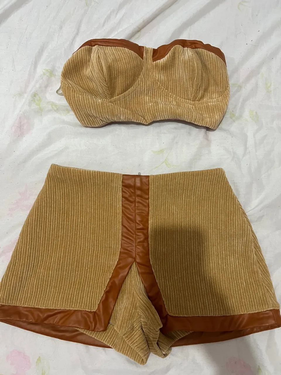 Conjunto Shorts e Top de Corduroy