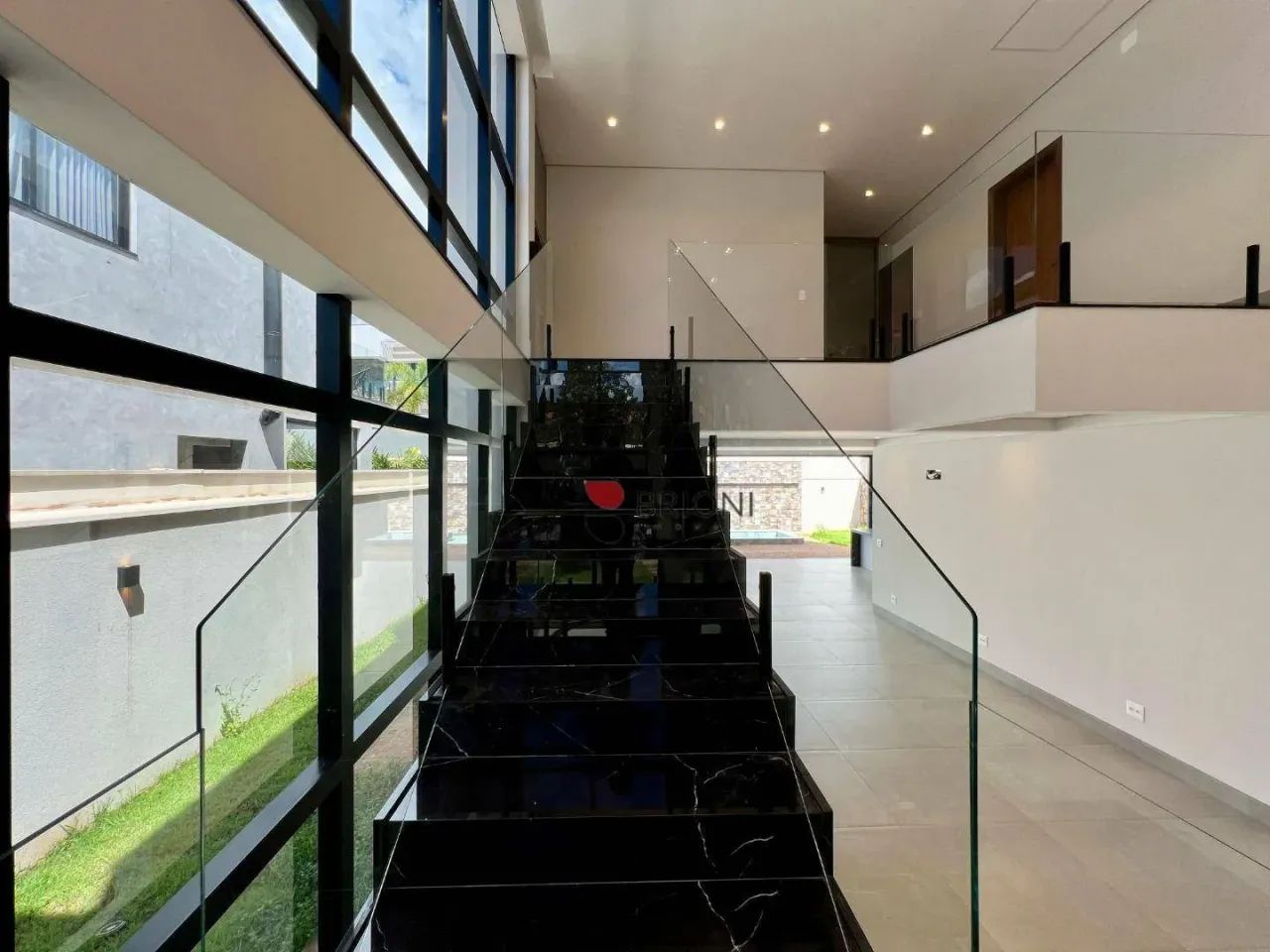 Casa sobrado alto padrão, com 353m², 4 quartos/suíte à venda em condomínio Alphaville, em - Foto 10