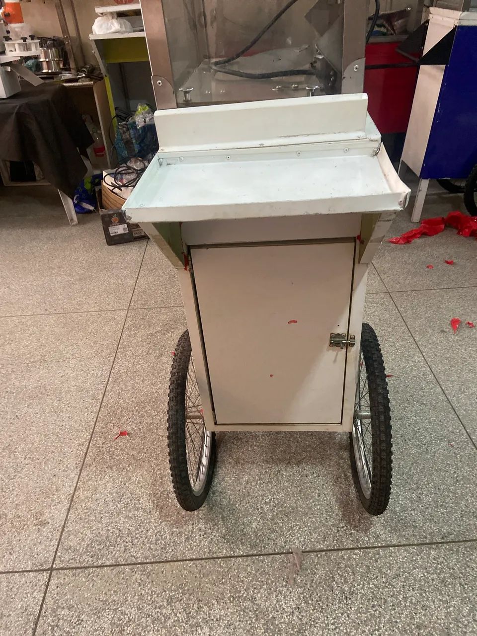 Carrinho com pipoqueira elétrica profissional  - Foto 3