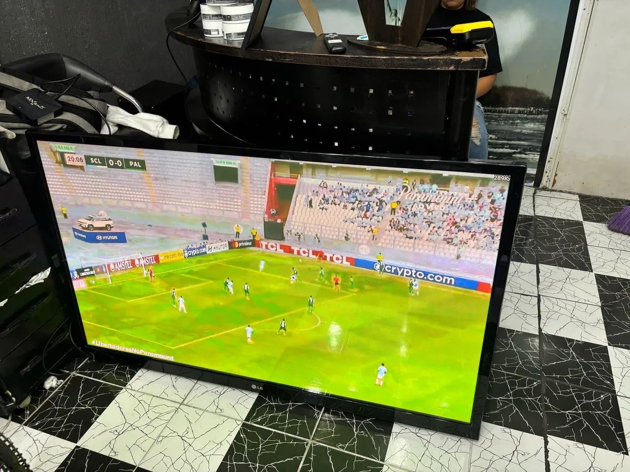 Vendo tv LG 65 polegadas top de linha em estado de nova obs. Não e smartv R$ 1950,00 - Foto 5