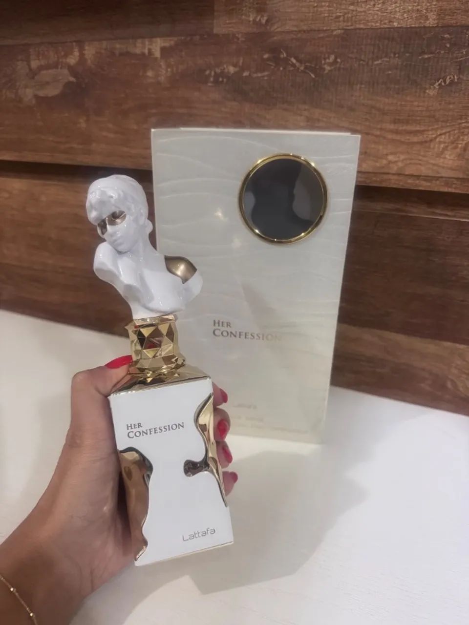 Perfume Feminino Árabe Her Confession Lattafa 100ml - Foto 2