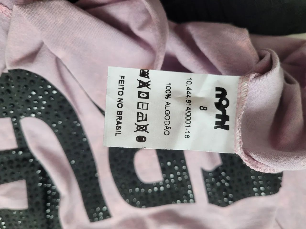 Conjunto de  saia e camiseta. - Foto 2