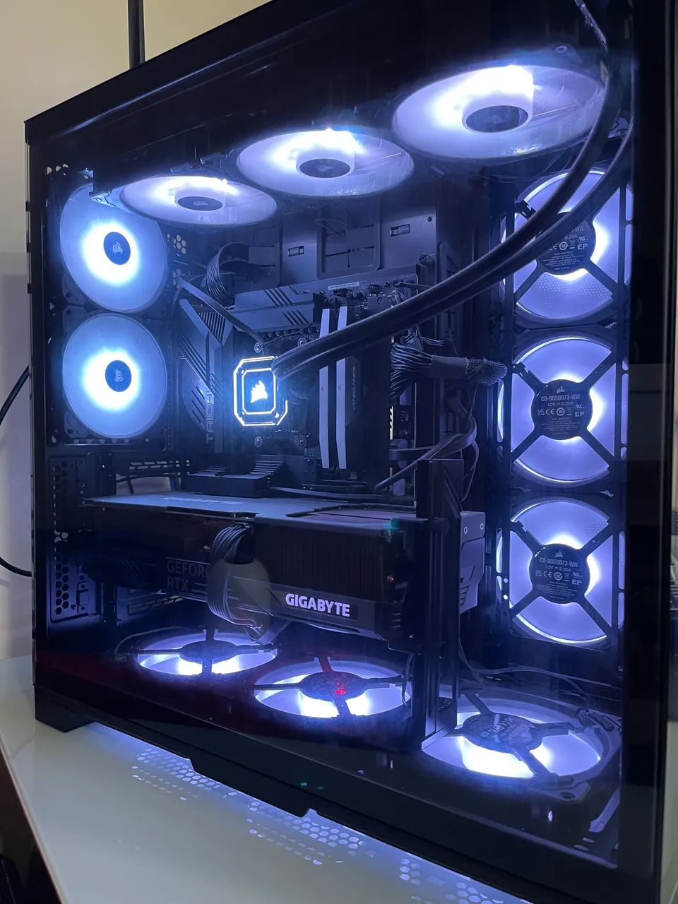 Workstation Gamer com Nvidia RTX 4090 / AMD Ryzen 9 7950X (64GB DDR5, 4 TB NVME SSD)