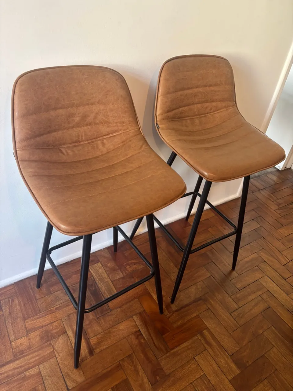 Par de banquetas bar- 2 unidades Perfeito Estado! Preço loja 918, preço aqui 499!