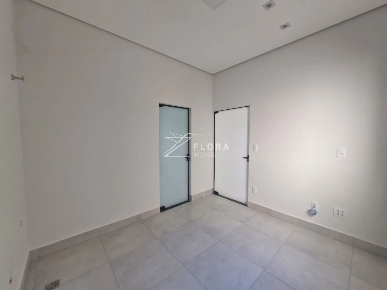 Espaço Comercial específico para área da Saúde, possui 12 salas, sendo 01 recepção, 01 sal - Foto 7