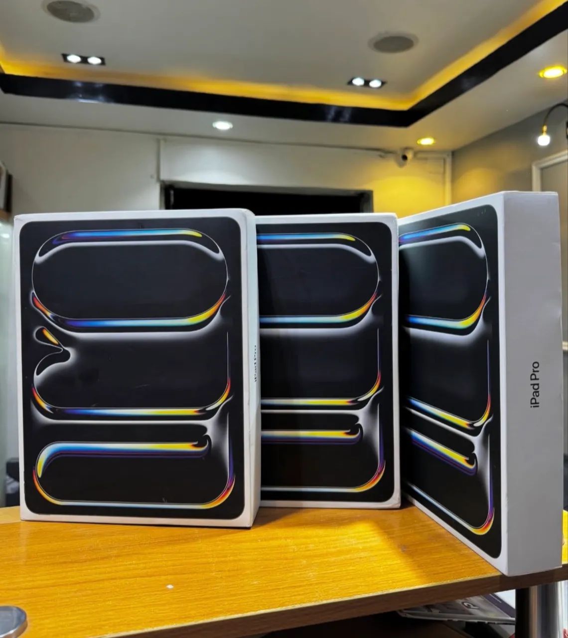 IPAD PRO M4 256GB 11 POLEGADAS NOVO, BLACK FRIDAY, ACEITAMOS O SEU USADO. LOJA NO RIOMAR.