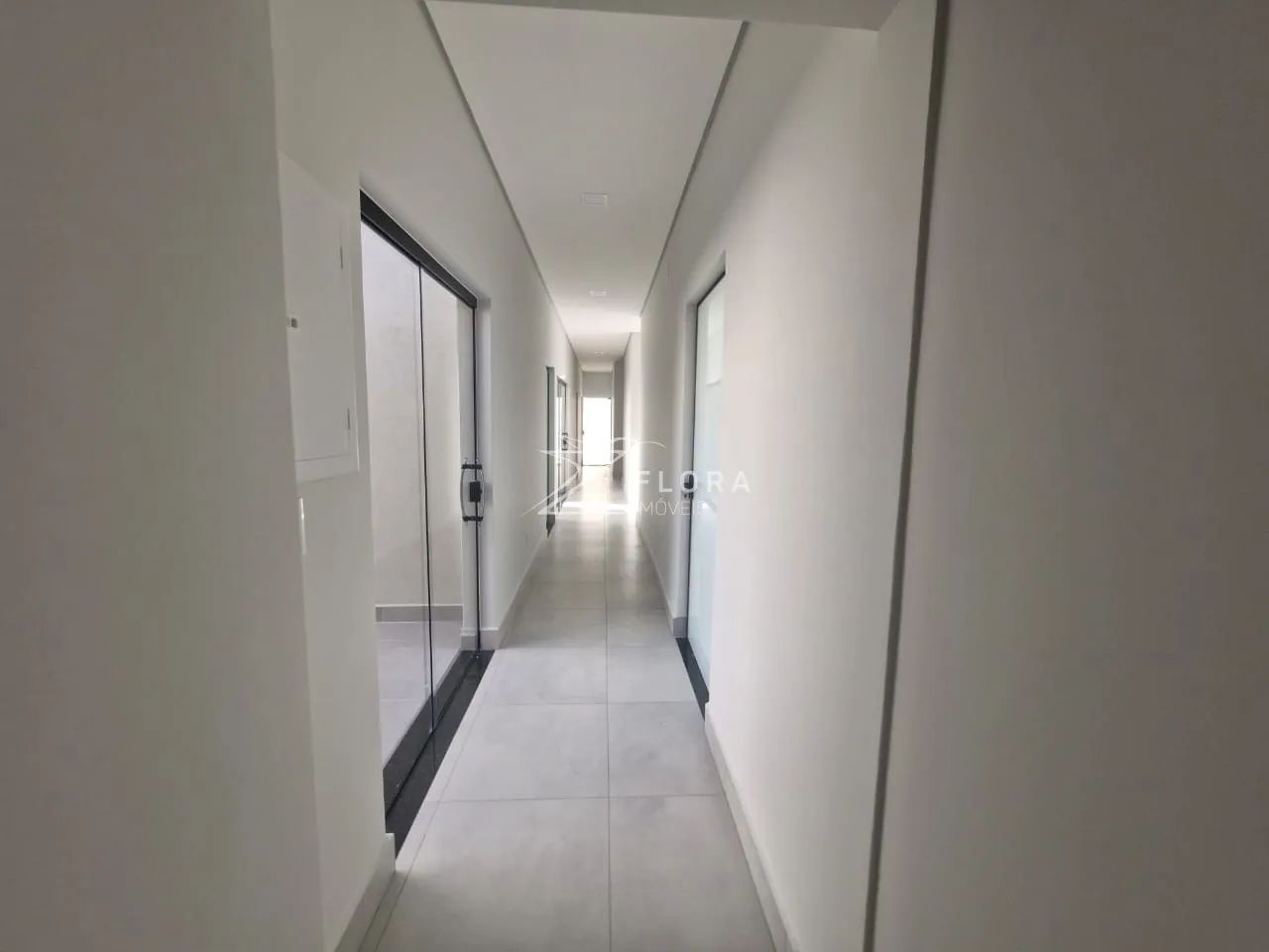 Espaço Comercial específico para área da Saúde, possui 12 salas, sendo 01 recepção, 01 sal - Foto 2