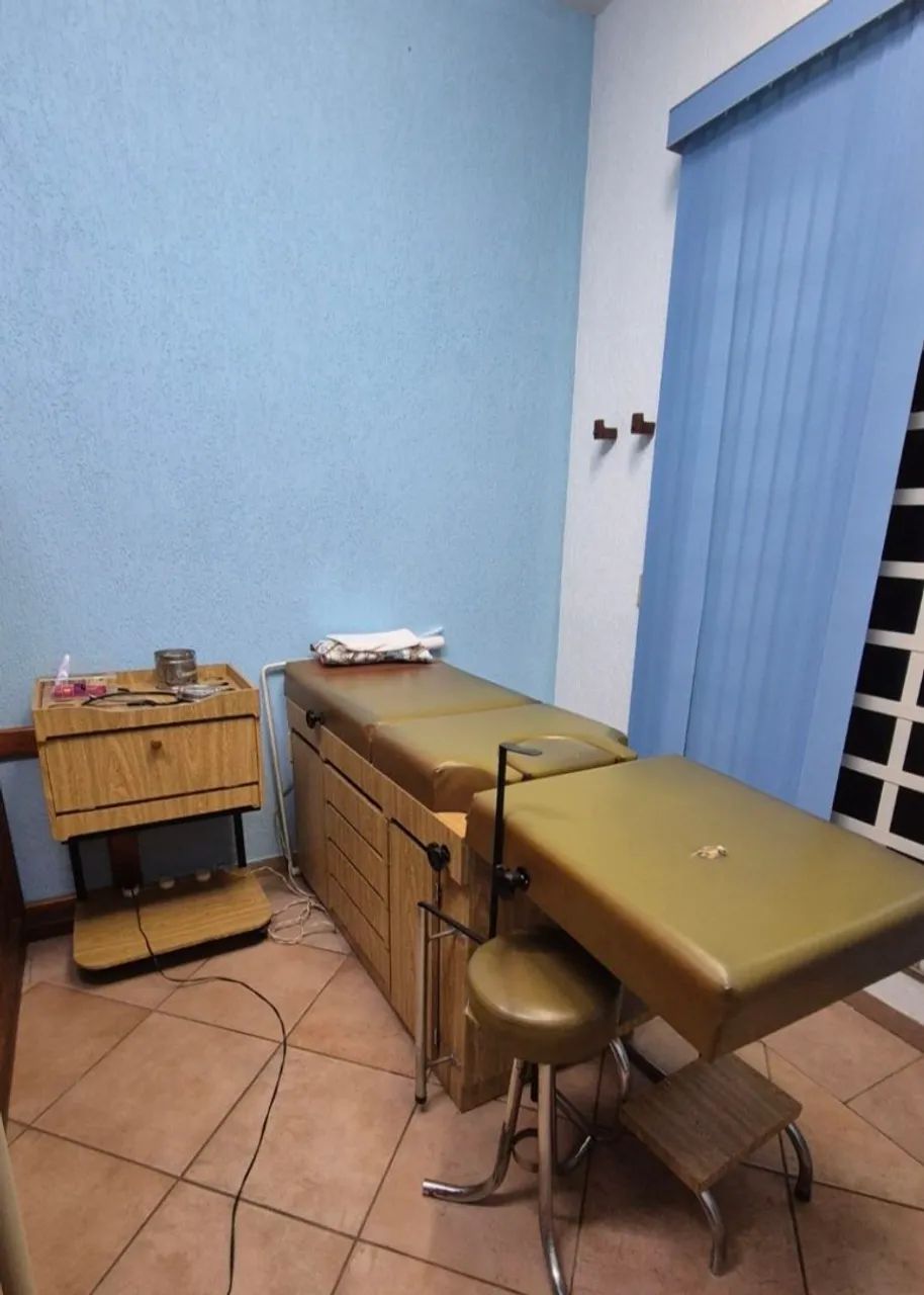 Mesa de Exame Médico + acessórios 