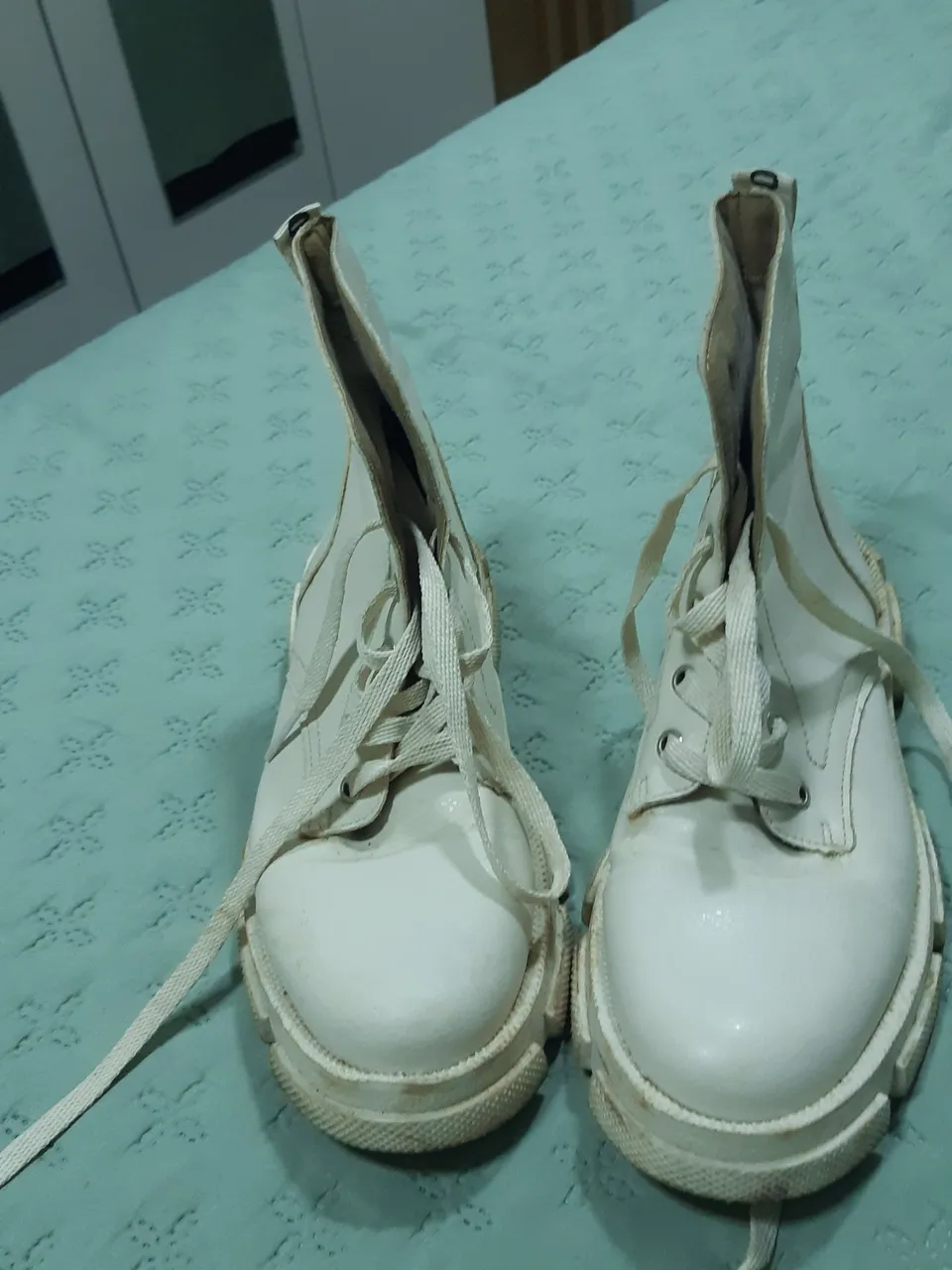 Botas Brancas Estilosas - Número 38