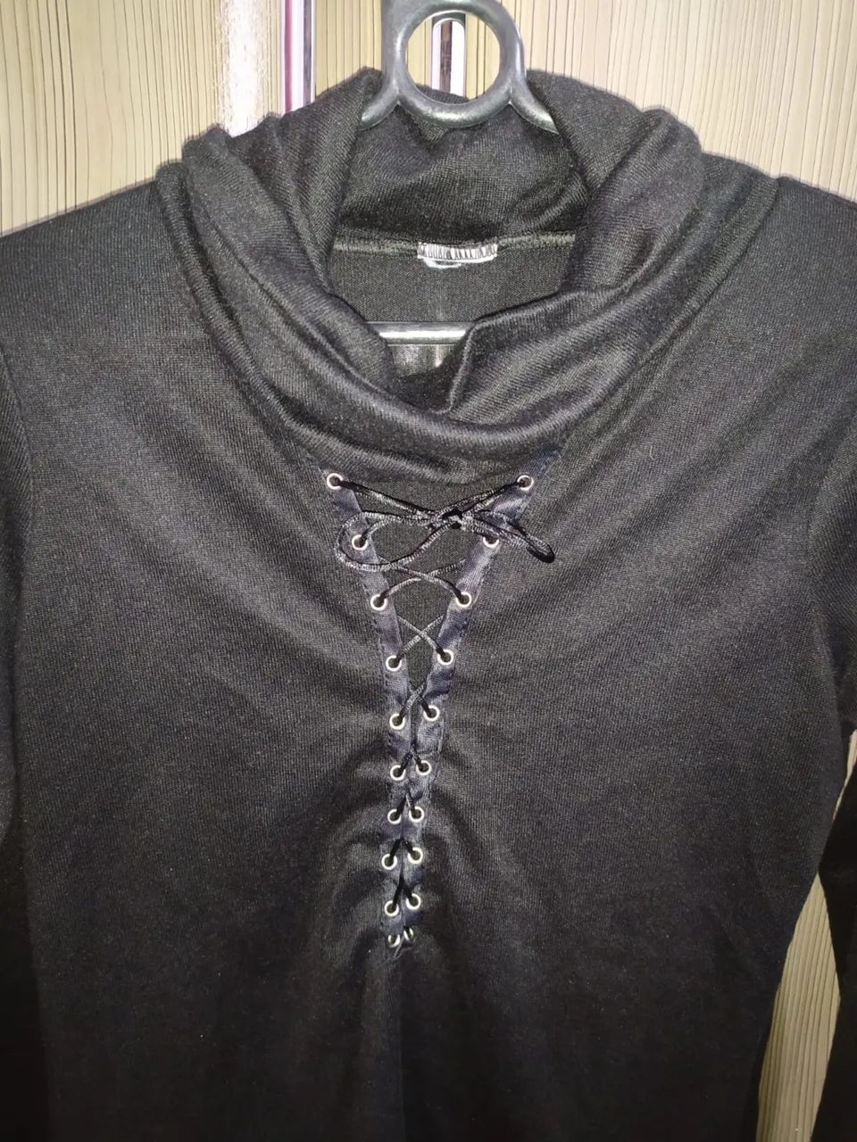 Blusa Preta de Manga longa - M !BAIXOU - Foto 2