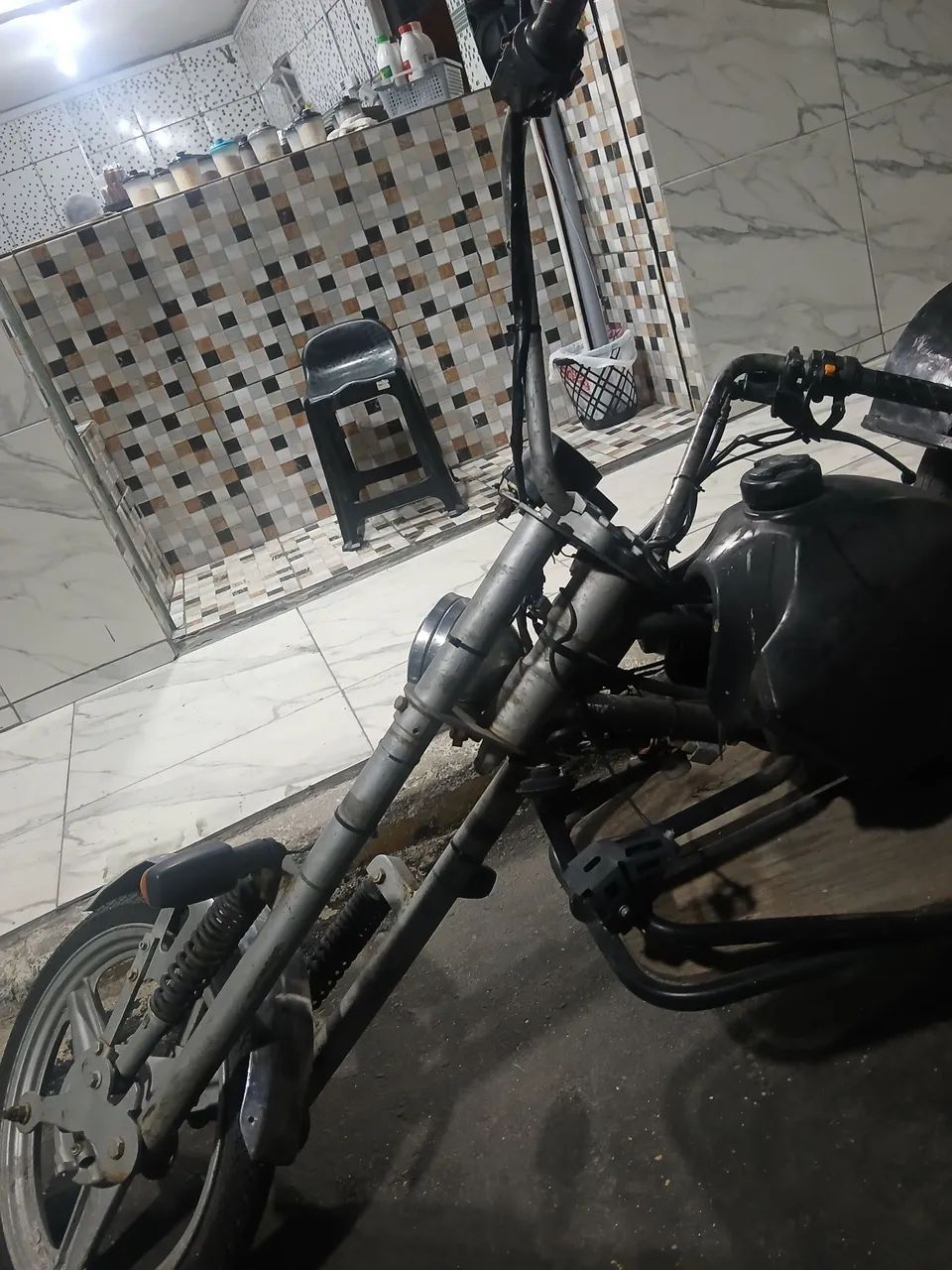 Vendo um triciclo com o motor de biz 125 , sem documentos, ano do motor 2008 . - Foto 2