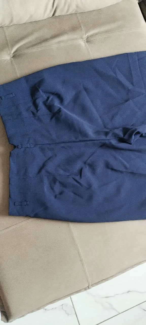 Calça feminina azul marinho, Tam-44 porém, veste 42 também.
