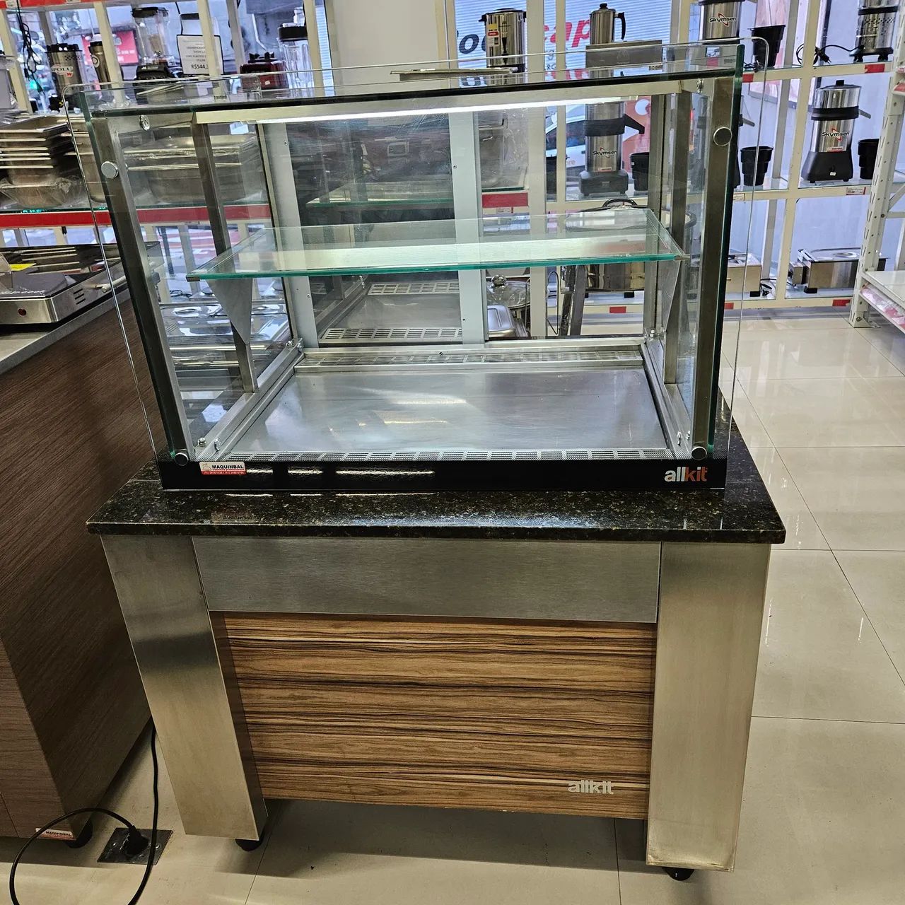 Vitrine refrigerada Ar Forçado Inox, MDF e Granito com Iluminação Led - Foto 2