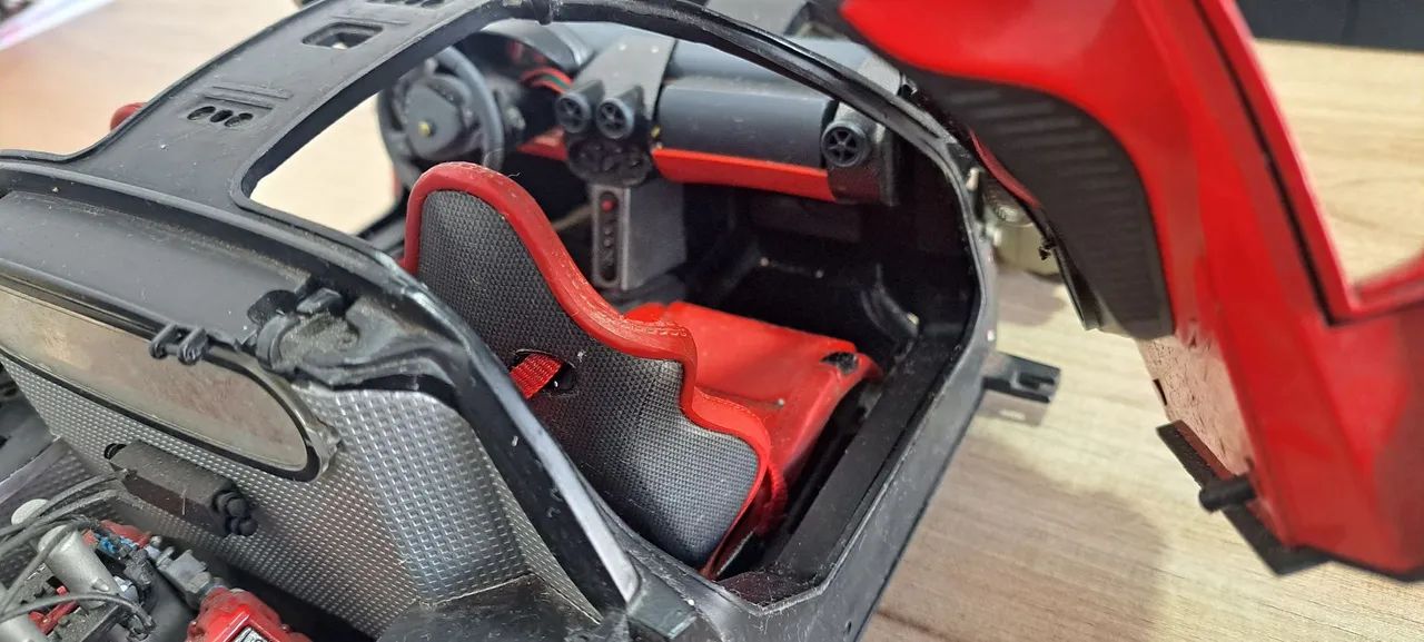 Miniatura Ferrari Desmontada - Foto 4