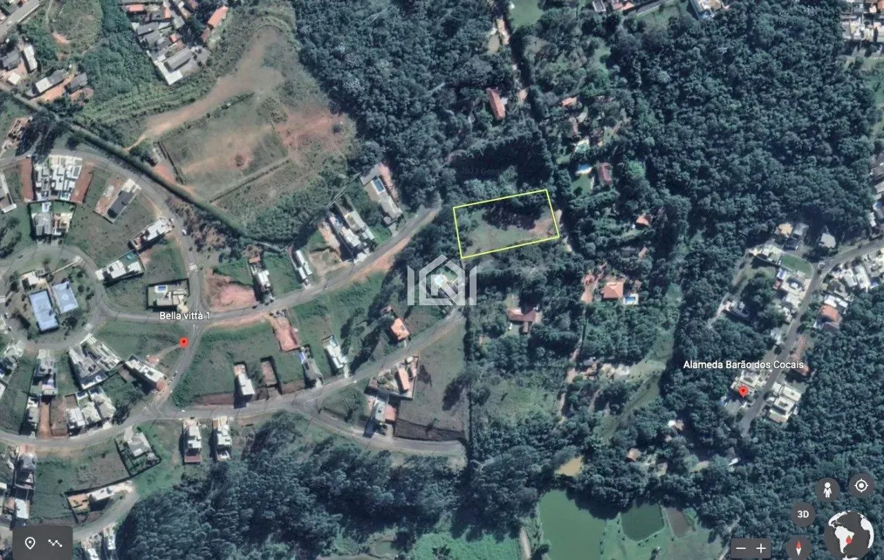 Terreno à venda no condomínio dos Pássaros.