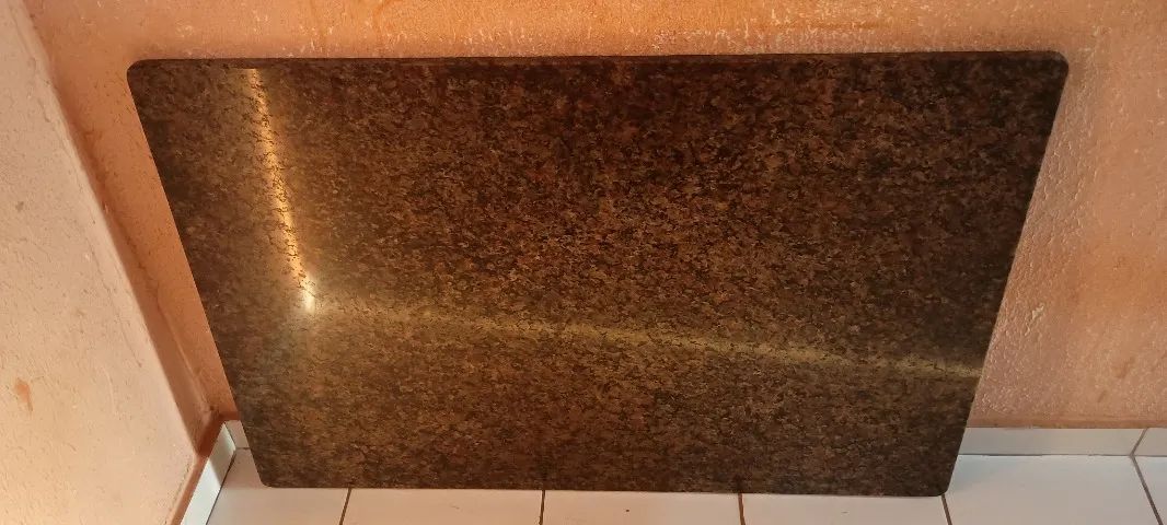 Vendo pedra de mármore.Nao acompanha o suporte de baixo , exemplo: onde apoia .