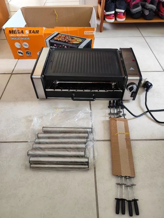 Churrasqueira Elétrica Mega Star 1200W - 220V
