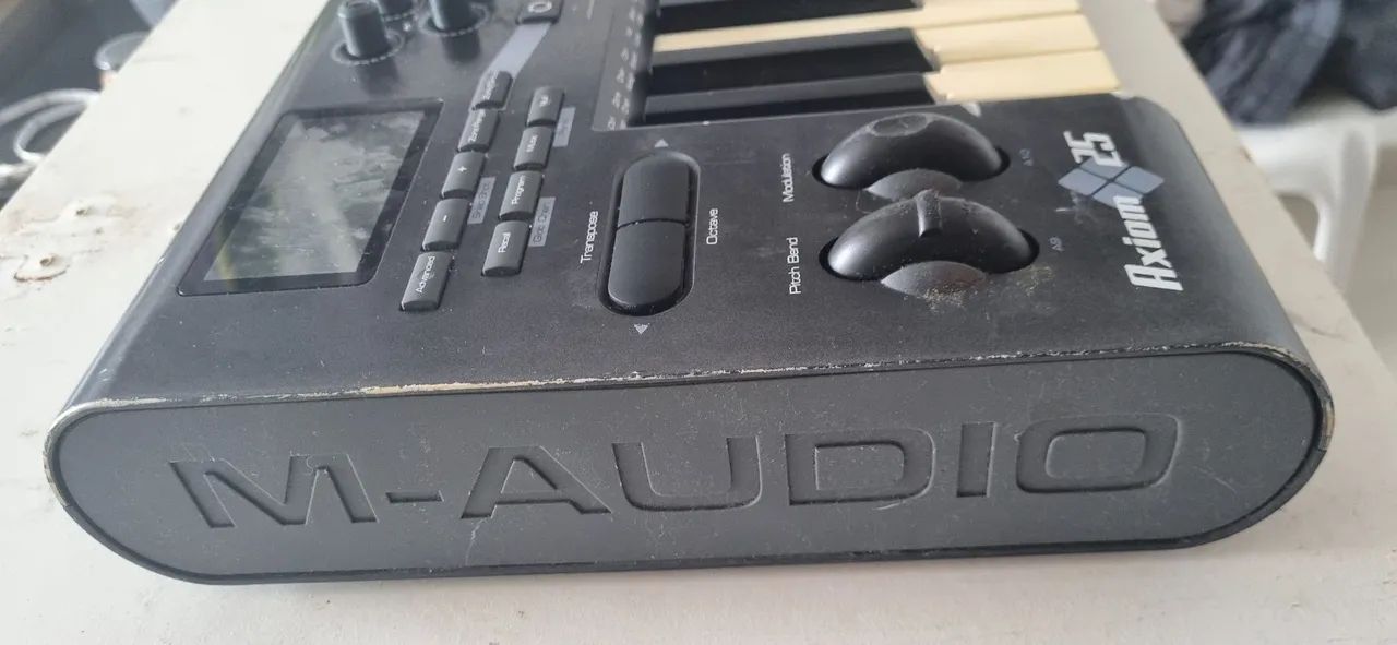 Controladora Produção Musical M-Audio Axiom 25 - Foto 4