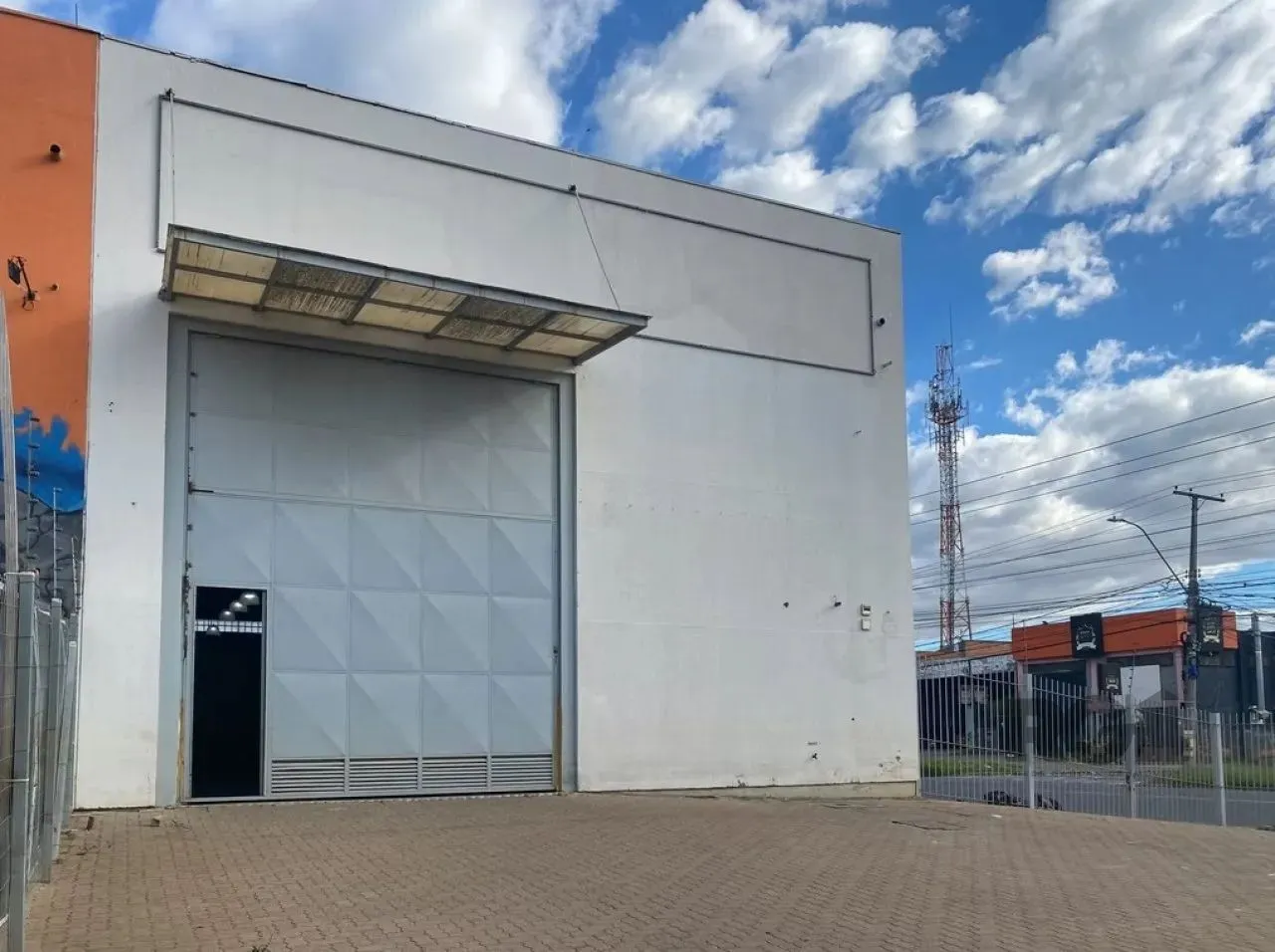 Galpão/Depósito/Armazém para Aluguel no Humaitá com Área de 230 m² Disponível