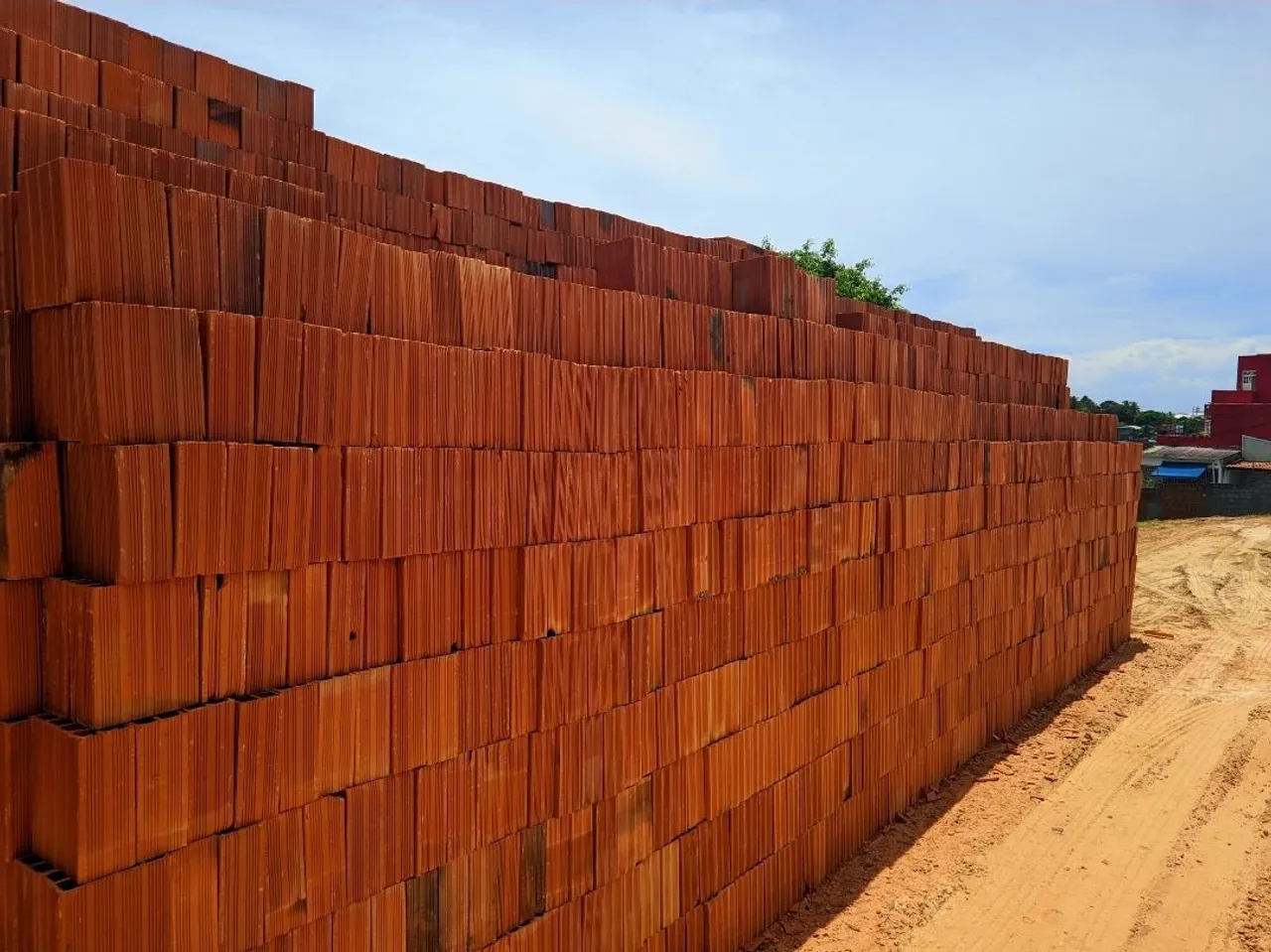 Blocos de Cerâmica 09X19X24 - 8 furos Ótima qualidade! em São Cristóvão