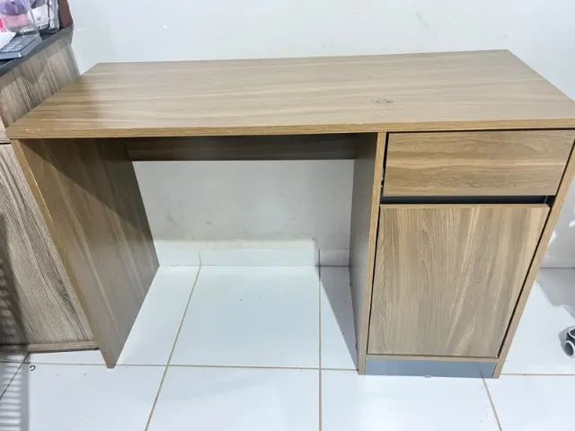 ESCRIVANINHA SEMI NOVA