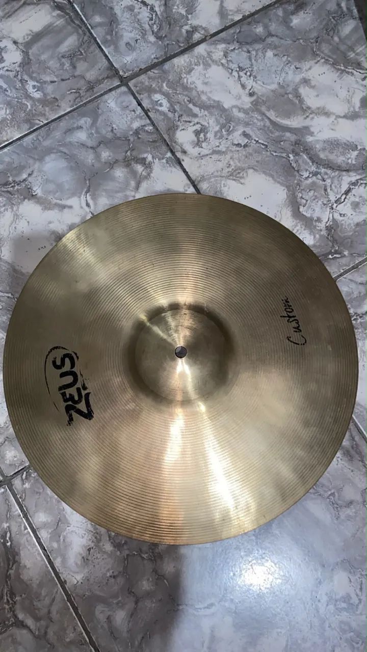 PRATOS ZEUS CUSTOM CRASH 16 E RIDE 20 - Instrumentos musicais