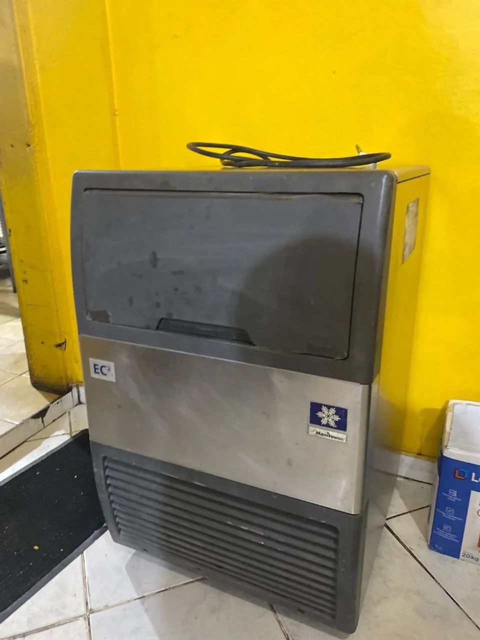 Vendo máquina de gelo 