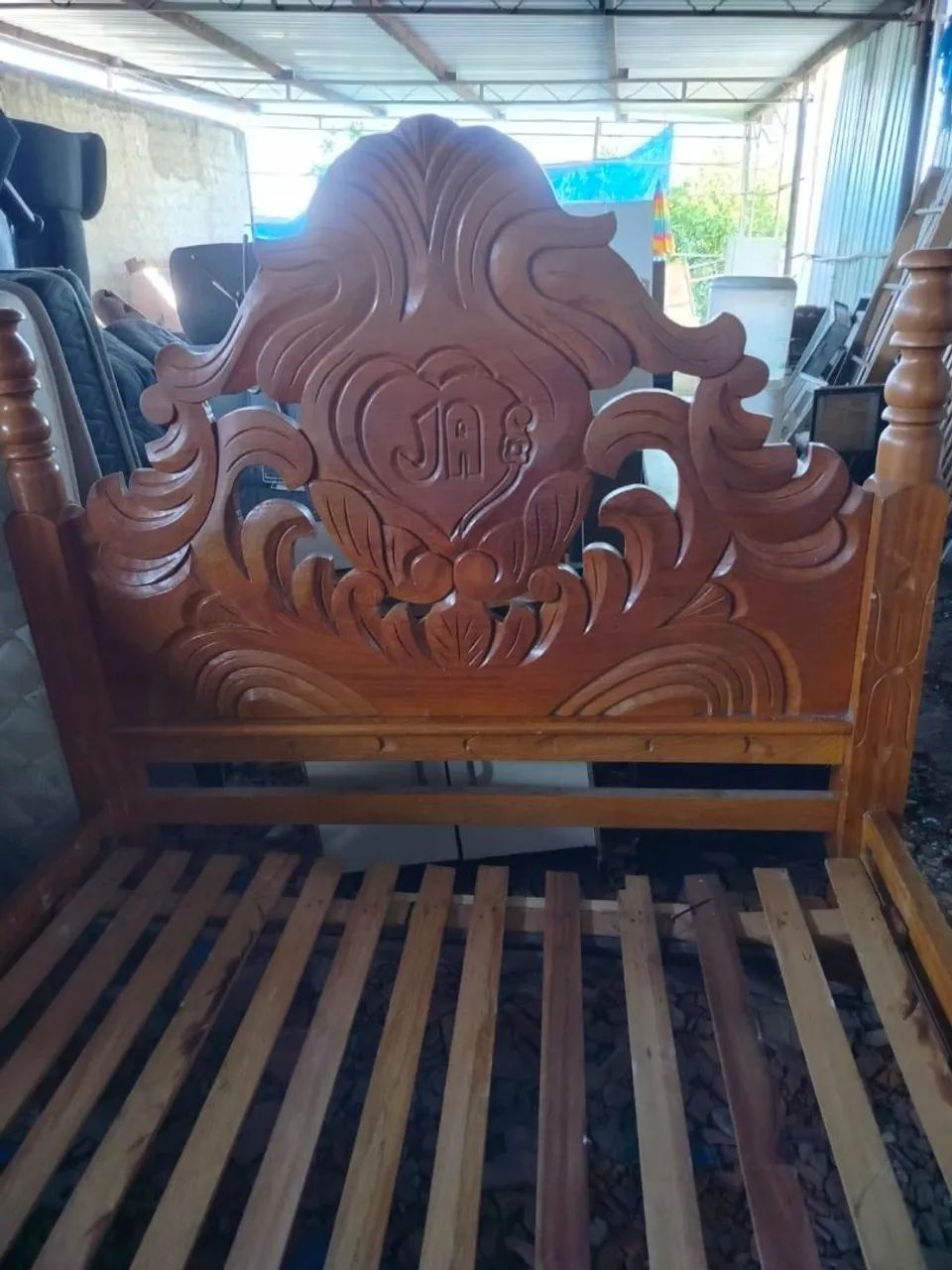 Cama Casal antiga madeira 