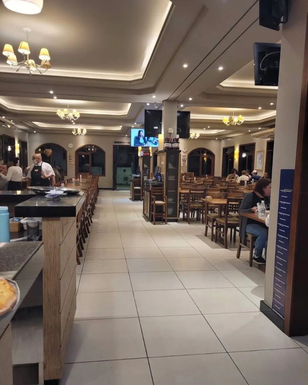 Garçon | Pizzaria Quatro queijos  - Foto 2