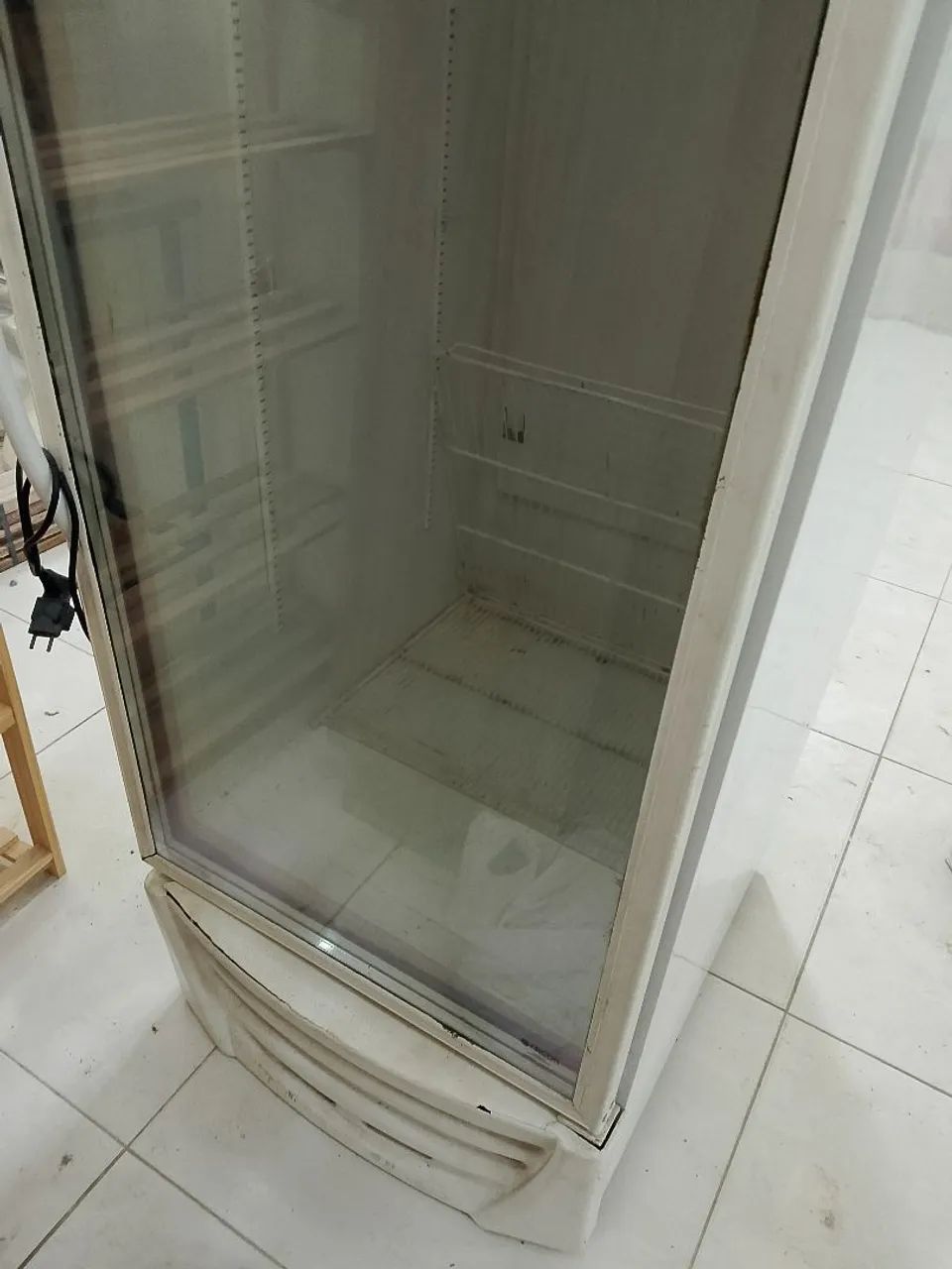Freezer expositor para restaurante e lanchonete 