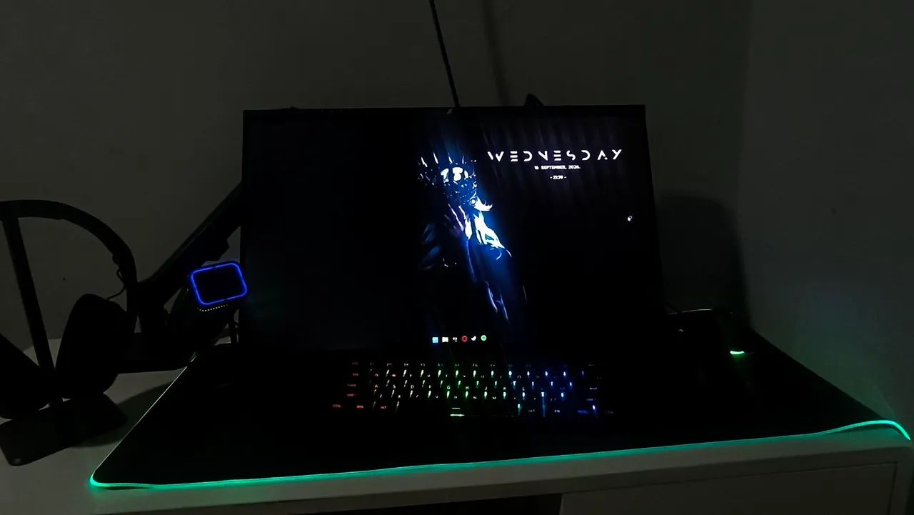 Monitor 200hz pouco uso 24 polegadas. 