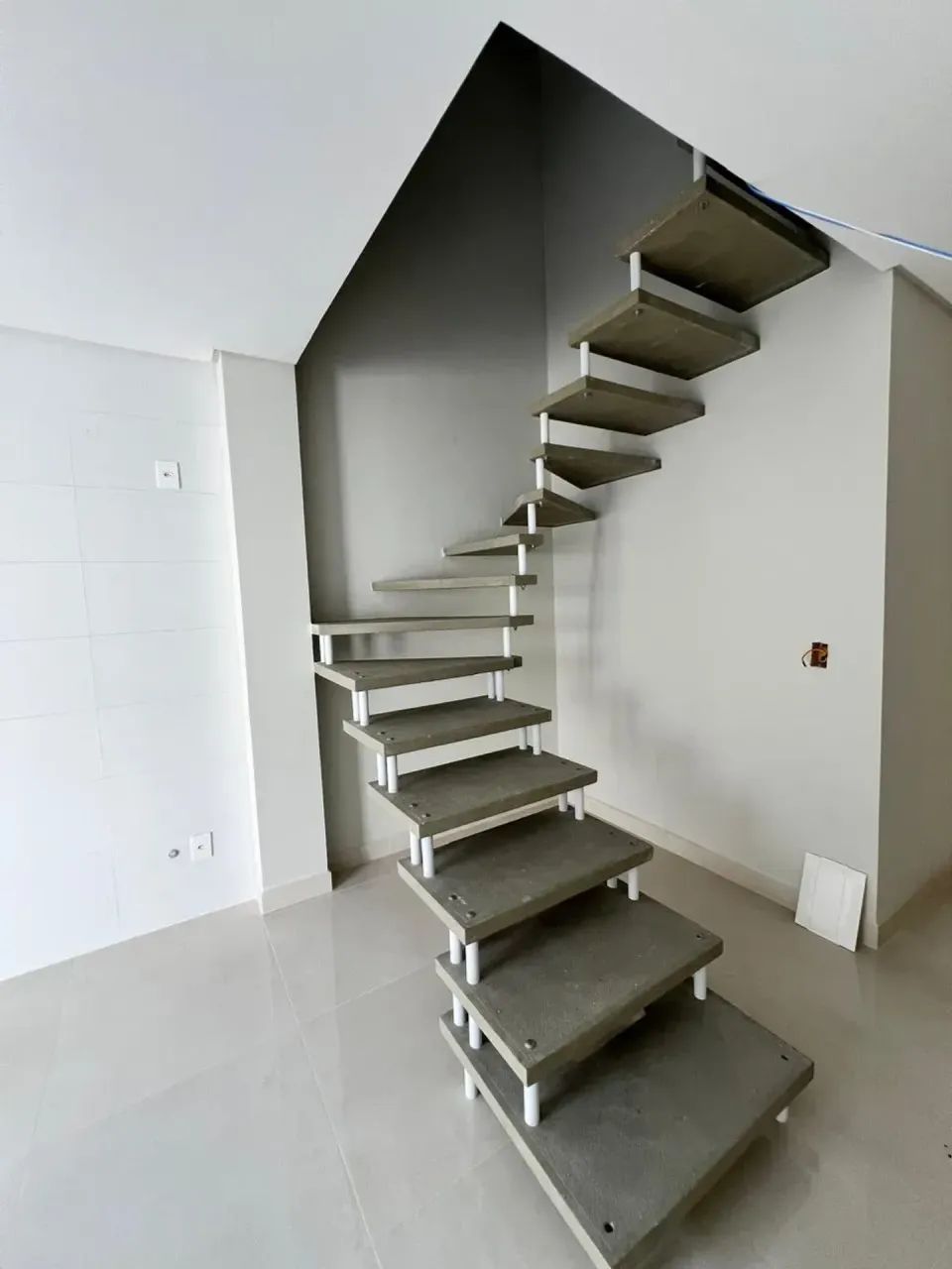 SOBRADO TRIPLEX EM ITAPEMA, ULTIMO DISPONÍVEL, COM 02 SUITES!!! - Foto 3