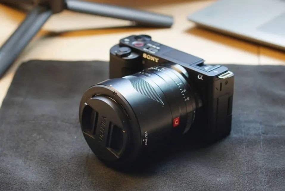 Câmera Zve-10 + Lente Viltrox 23mm + Cartão de Memória 128gb