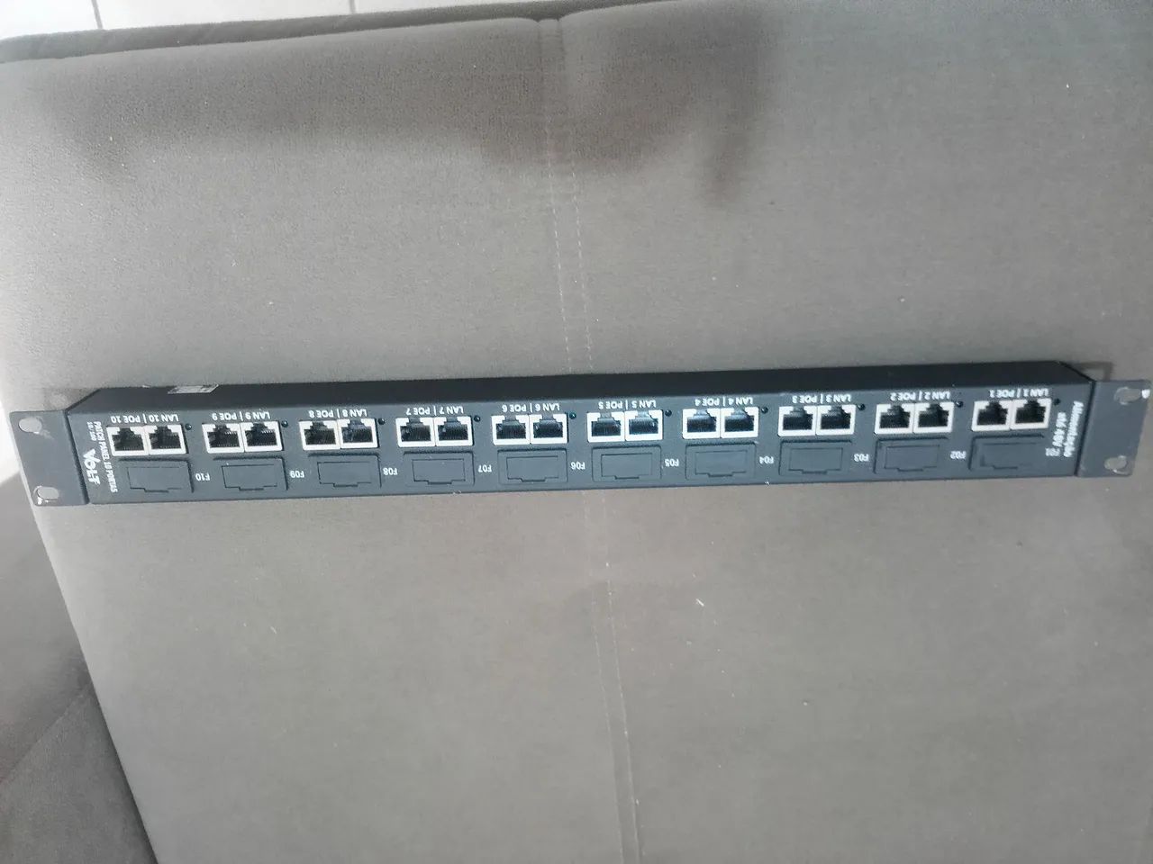 Patch Panel PoE Passivo 10 Portas Volt - Rack 19" (Usado)