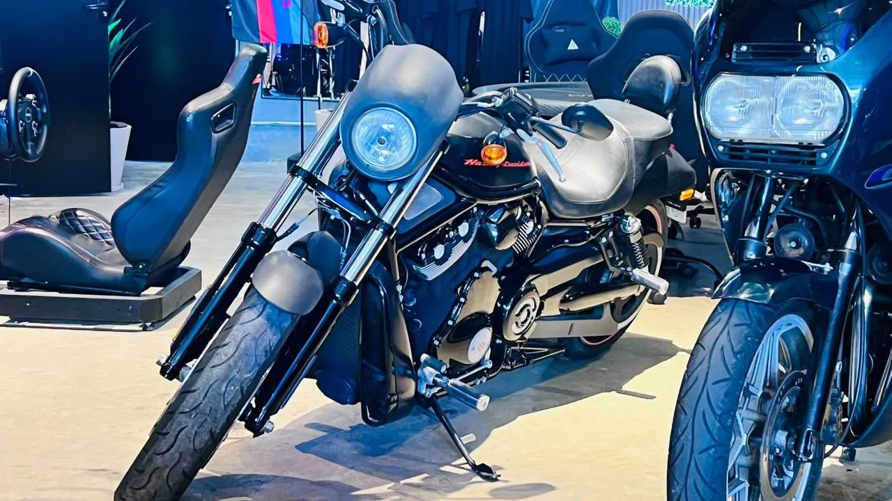 HARLEY-DAVIDSON V-ROD 