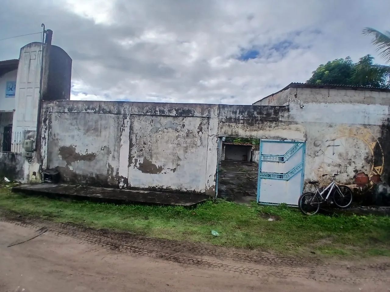 Colégio/casa a venda em Barra do Pote 