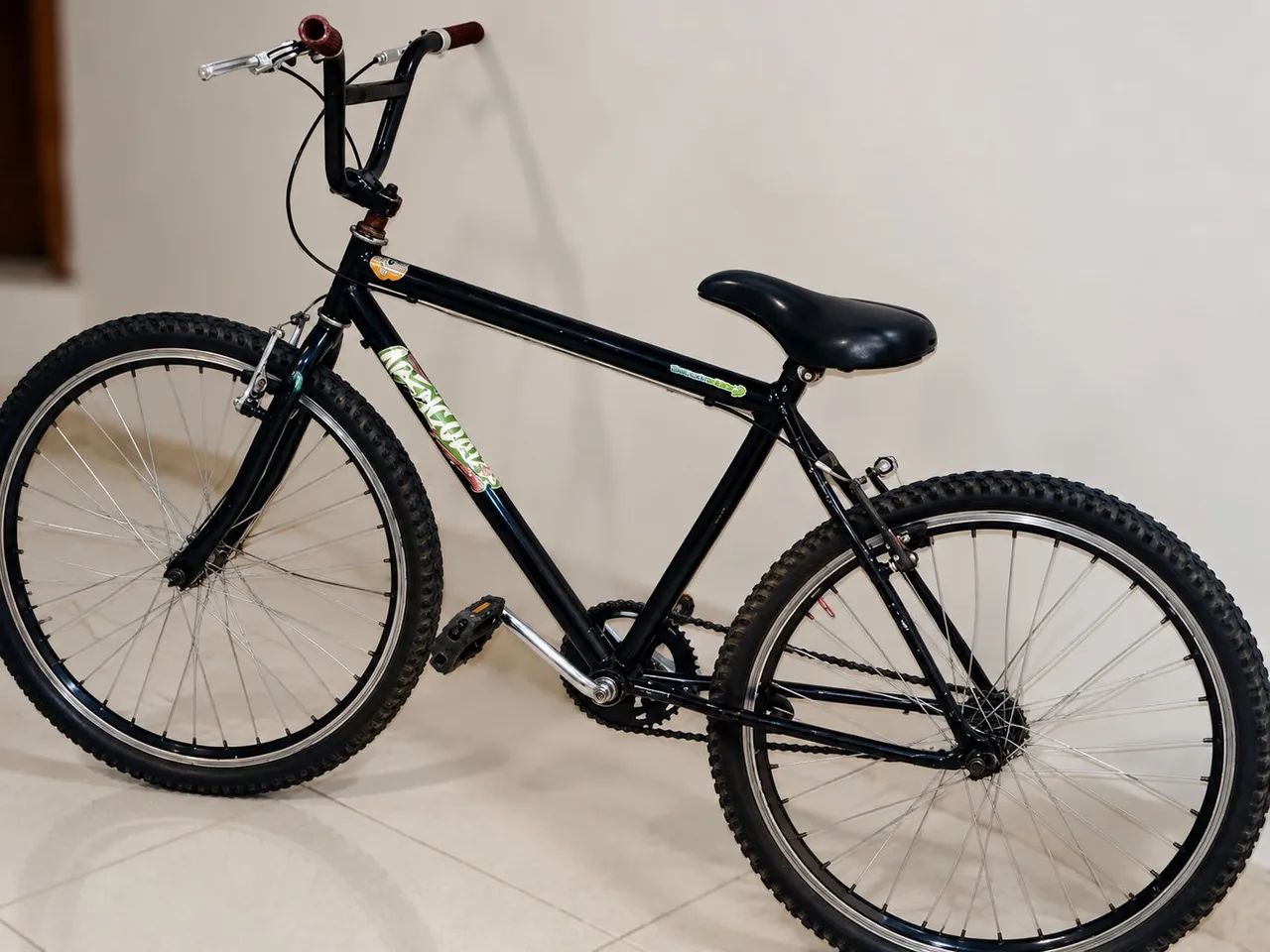 Bicicleta aro 26 preta, tem conversa no valor. - Foto 4