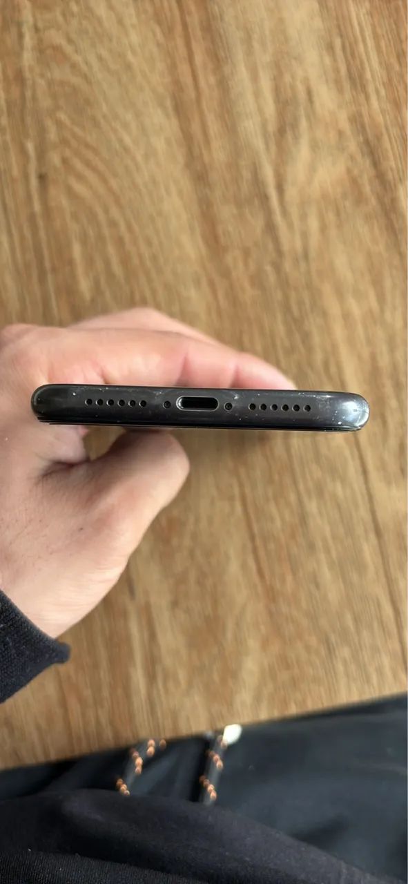 iPhone 11 em boas condições 