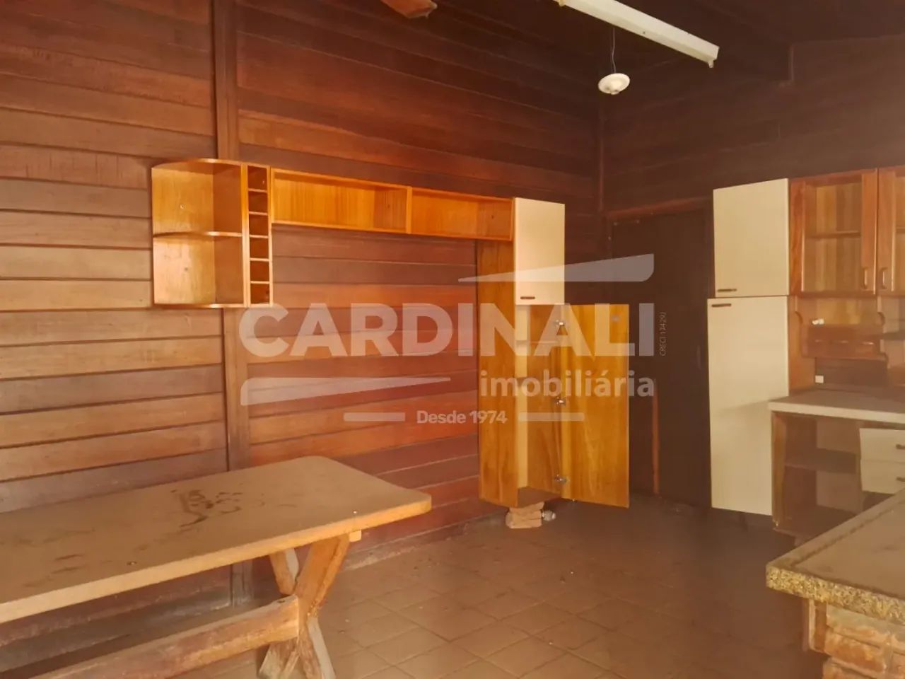 Salão no centro da cidade, com uma casa grande no piso superior. - Foto 5