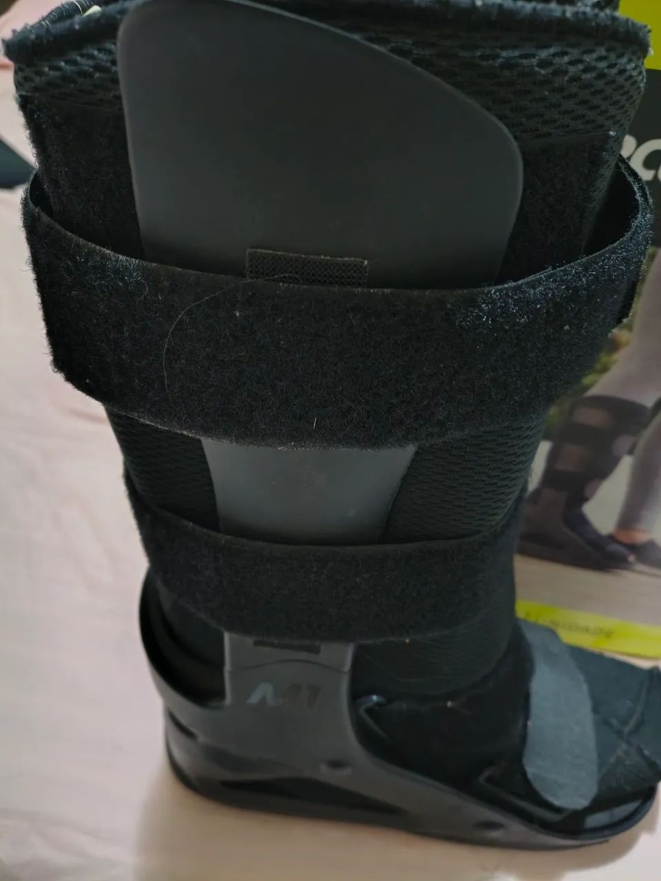 Vendo bota imobilizador a longa -"semi nova pouca usada - marca Mercur - Foto 2