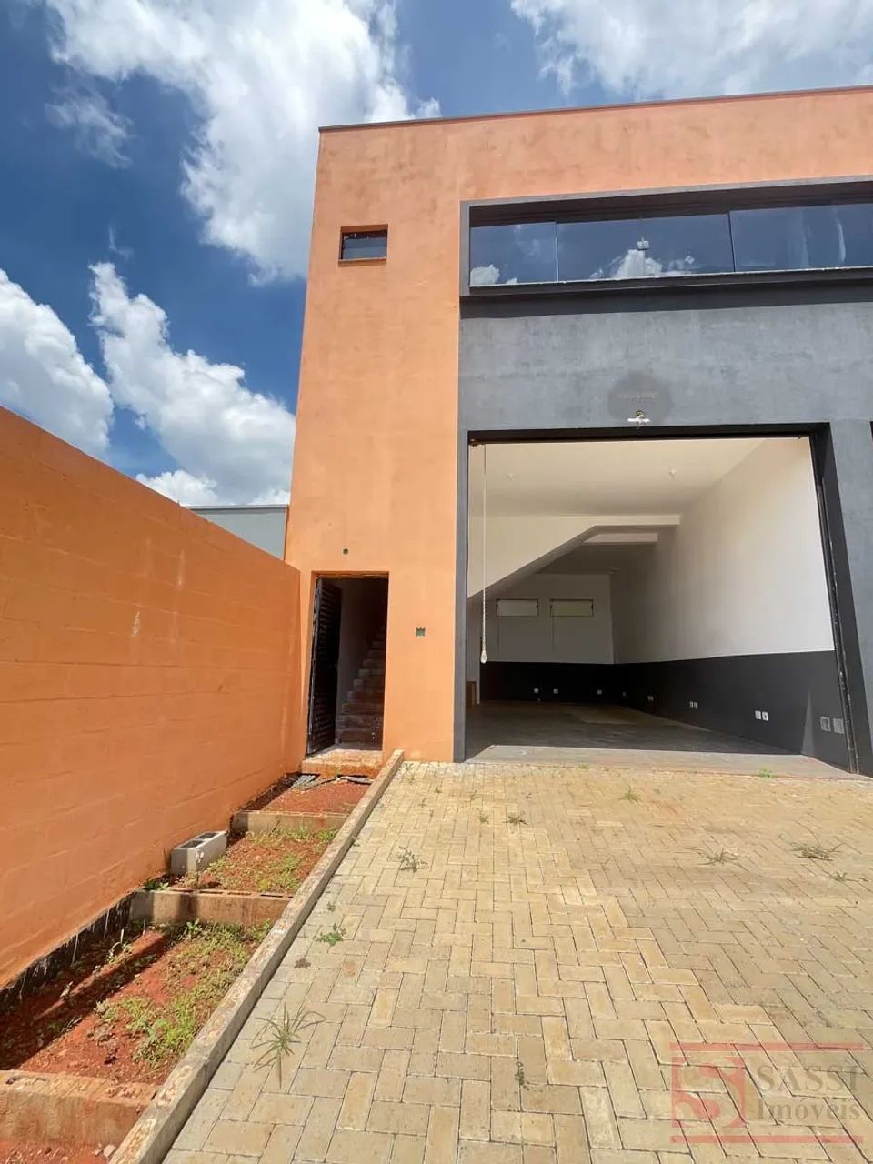 Sala Comercial em COLINAS DO ENGENHO