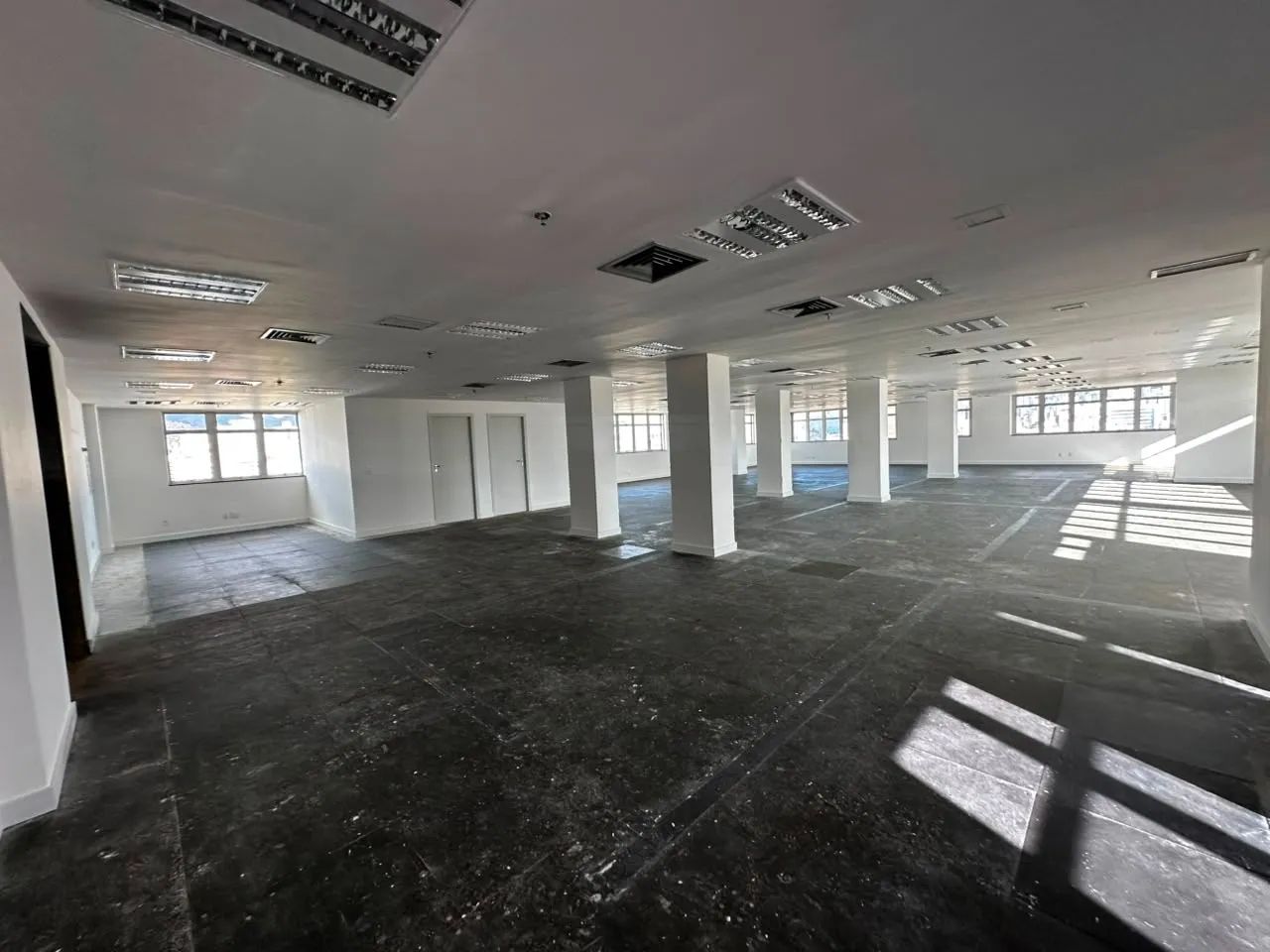 ANDAR CORRIDO DE 460,57M² 8 VAGAS PARA LOCAÇÃO NA SAVASSI - Foto 5