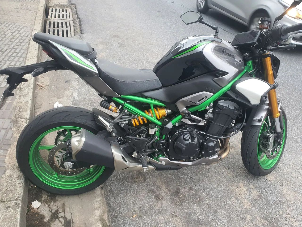 Z900 R EDITION
