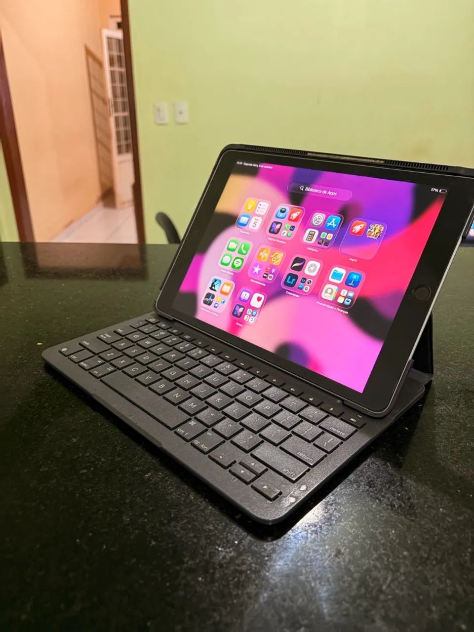 iPad 9 64GB Impecável + Teclado Logitech - Foto 3